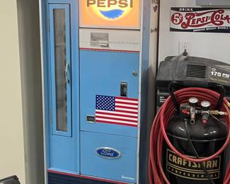 Vintage 1950-60 Pepsi Vending Machine $500