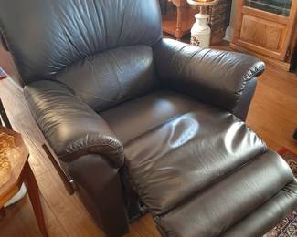 #16  La-z-boy Black Recliner  31"Wx37"Dx41"H   $250