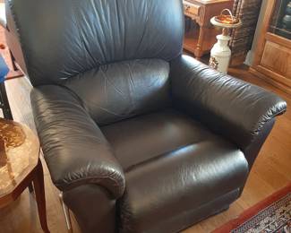 #16  La-z-boy Black Recliner  31"Wx37"Dx41"H   $250
