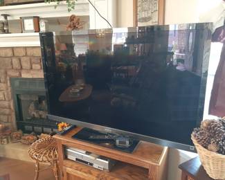 #21  Sony Bravia 55" KDL TV   $185                                                    #20  Oak TV Stand  33"Wx17"Dx28"H   $65