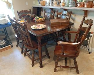 #27  Virginia House Dining Table w/2 - 12" Leafs & 6 Chairs  67"Wx42"Dx30"H   $425