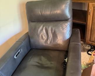Retail $2K electric comfy priced to move