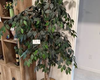 artificial ficus tree