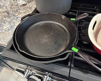 loge cast iron pan