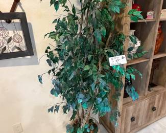 artificial ficus tree