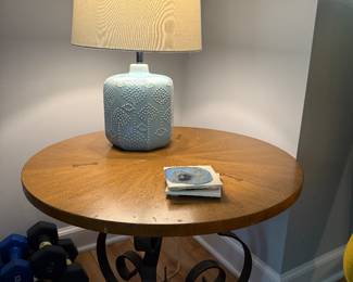 Ethan Allen Accent Table and variety of lamps