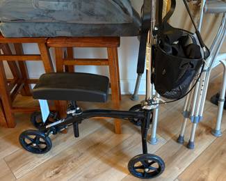 Knee scooter