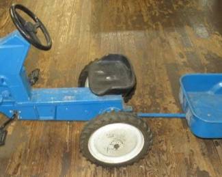 Pedal Tractor w/Wagon