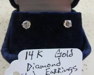 14K Gold Diamond Stud Earrings 