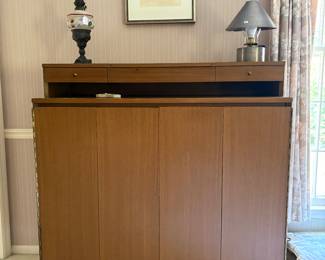 Paul McCobb Gentlemans Dresser