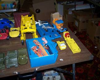 EVEN MORE TOYS!