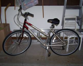 GIRL'S BIKE