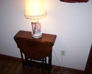 SMALL GATE-LEG & LAMP