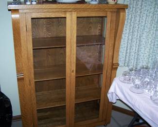 OAK CHINA CABINET