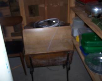 OLD SCHOOL DESK
