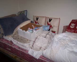 TWIN BED & BEDDING