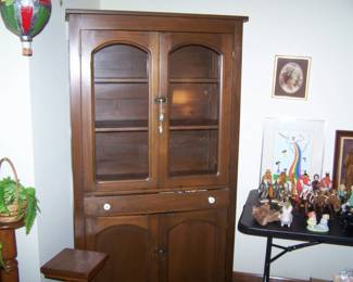 KITCHEN CABINET/PIE SAFE