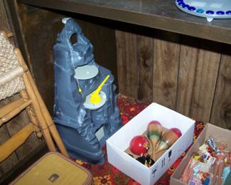 MARACAS, TOYS, FOLDING CHAIR