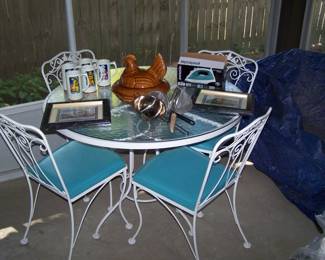 PATIO TABLE & CHAIRS