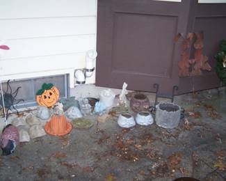 YARD ORNAMENTS