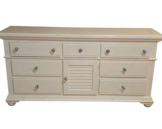 Broyhill Dresser