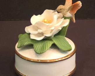 Teleflora Hummingbird and Flower Music Box
