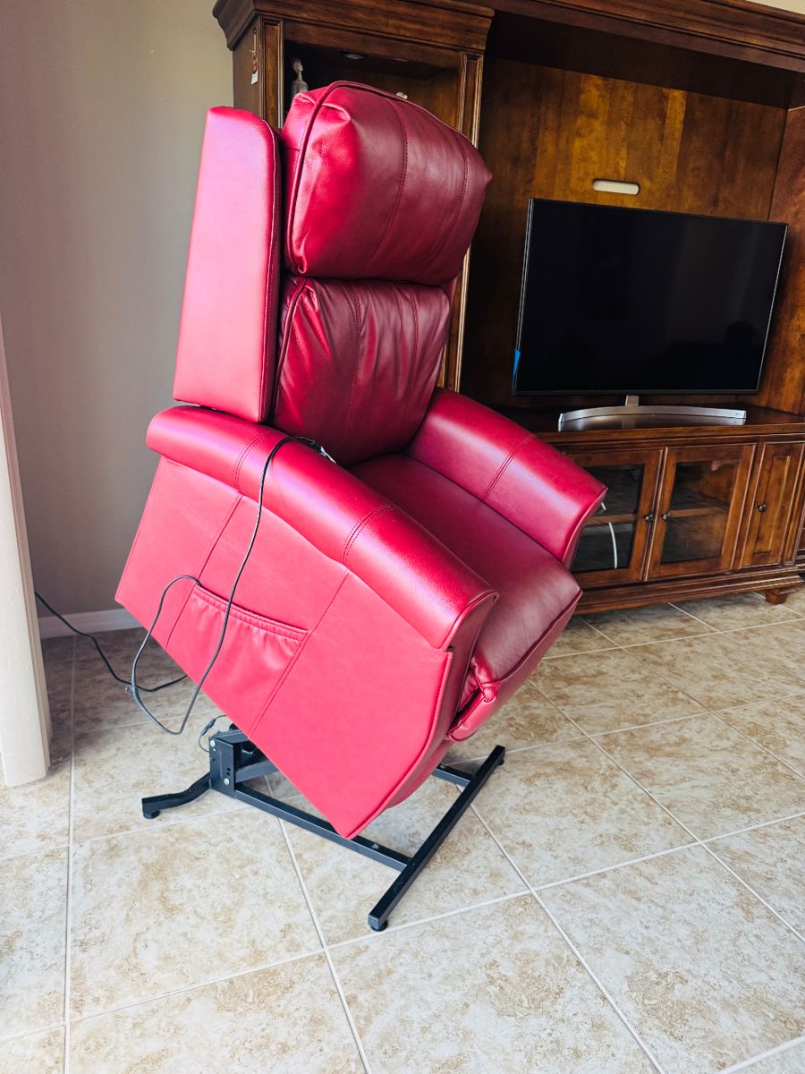Red Leather Power Lift Recliner
Beautiful red genuine leather recliner with power lift and recline functions. Smooth, quiet operation — ideal for comfort and mobility assistance. Excellent condition.