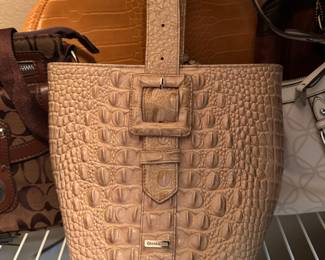 Designer Handbags
Beautiful selection of designer handbags.
Includes various styles and brands — excellent condition, gently used.
Clean interiors, no damage, ready to carry or collect.