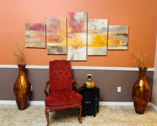 Walnut Queen Anne Armchairs – Red Tufted Upholstery
Elegant Queen Anne–style armchair with rich walnut frames and deep red tufted fabric. Beautiful condition, showcasing timeless craftsmanship and classic design — perfect for a formal living room or sitting area.