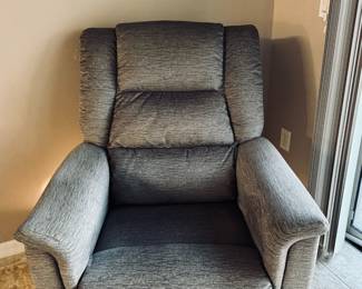 La-Z-Boy Recliner (Manual)&nbsp;– Comfortable, durable, and in great condition. Reclines easily with side lever. Perfect for home theater or cozy den setup
