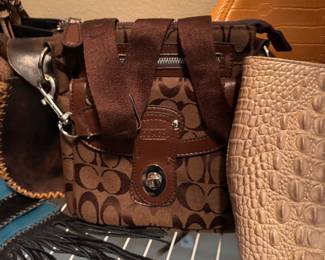 Designer Handbags
Beautiful selection of designer handbags.
Includes various styles and brands — excellent condition, gently used.
Clean interiors, no damage, ready to carry or collect.