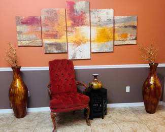 Walnut Queen Anne Armchairs – Red Tufted Upholstery
Elegant Queen Anne–style armchair with rich walnut frames and deep red tufted fabric. Beautiful condition, showcasing timeless craftsmanship and classic design — perfect for a formal living room or sitting area.