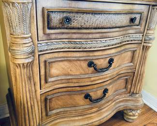 Tommy Bahama–Style Queen Bedroom Set
Elegant tropical design featuring carved pineapple and palm leaf motifs. Includes queen headboard, footboard, and side rails, plus two marble-top nightstands and a matching chifferobe. Beautiful craftsmanship and coastal island flair — excellent condition.