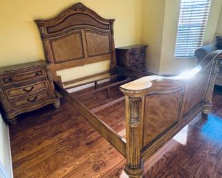 Tommy Bahama–Style Queen Bedroom Set
Elegant tropical design featuring carved pineapple and palm leaf motifs. Includes queen headboard, footboard, and side rails, plus two marble-top nightstands and a matching chifferobe. Beautiful craftsmanship and coastal island flair — excellent condition.