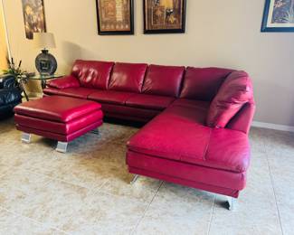 Modern Red Natuzzi Leather Sectional – Italian Luxury
Authentic Natuzzi sectional featuring premium top-grain red leather and modern Italian styling. Elegant, comfortable, and built to last. A designer centerpiece that adds bold sophistication to any room.