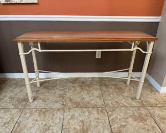 Solid Wood Sofa / Console Table
Beautifully crafted solid wood sofa or console table with a rich finish and sturdy construction — perfect for entryways, living rooms, or behind a sofa. Elegant, timeless design with a smooth solid wood top.