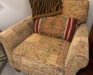 Pier 1 accent chair 
