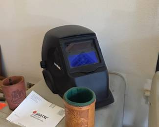 Welding helmet