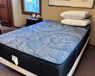 FULL SIZE BED