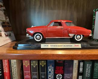 1/18 SCALE 1950 STUDEBAKER CHAMPION BY YATMING/ROAD SIGNATURE IN RED