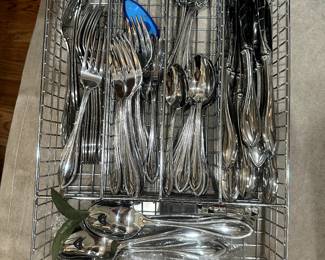 Oneida flatware service for 8+ a few extra pieces