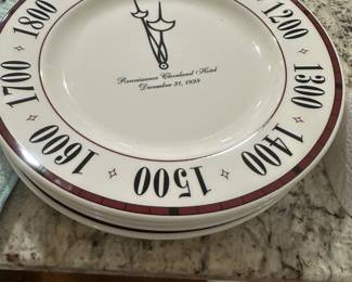 SET OF SYRACUSE U.S.A. MILLENNIAL CLOCK 12" CHARGER PLATES EXCELLENT CONDITION