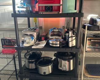 Assorted small appliances