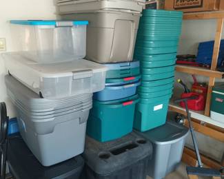 Storage totes