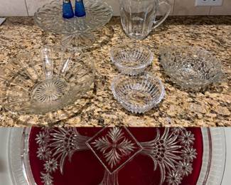 Various crystal pieces