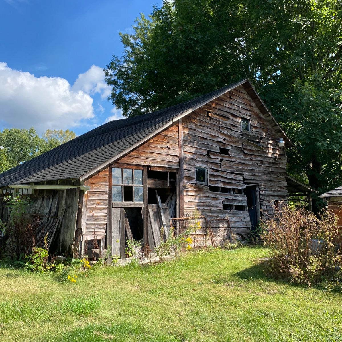 Multiple Building Picker Sale in Indianapolis, IN starts on 10/4/2025