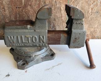 WILTON TABLE VICE