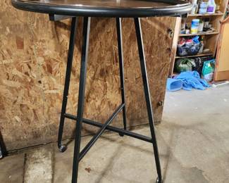 ROUND CLOTHES RACK