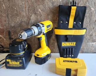 DEWALT GUN WITH 2 BATTERIES