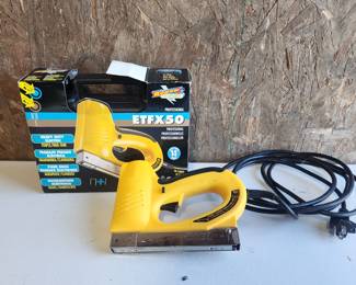 ELECTRIC STAPLE GUN